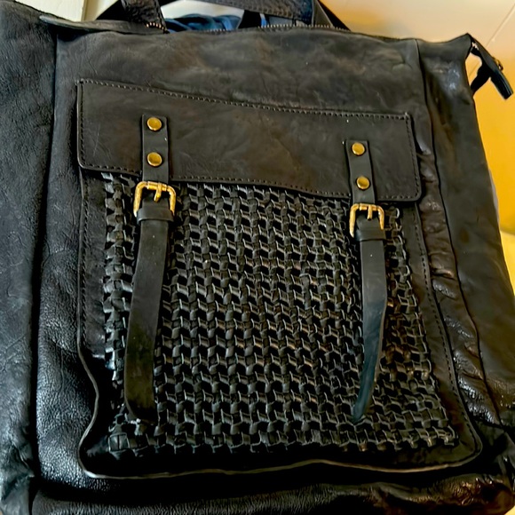 Large leather backpack - Picture 1 of 4